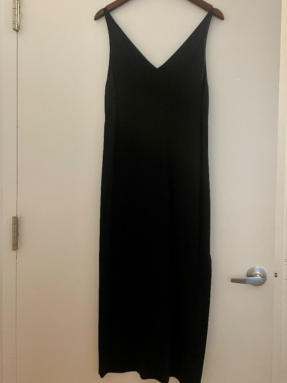 Everlane black v-neck/v-back viscose ankle dress xs